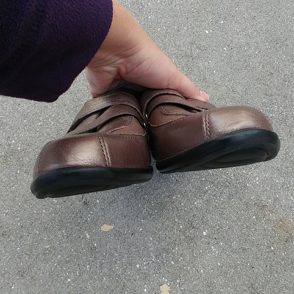 Clarks Leather Showstopper Velcro Loafer Size 9M - Picture 3 of 8